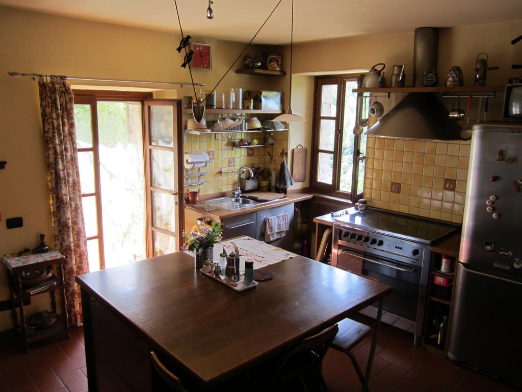 Poggio Delle Rondini Bed & Breakfast Bagnone Luaran gambar